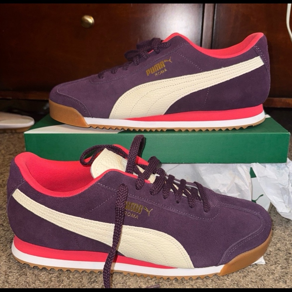 Mens Puma Purple and Cream Suede Sneakers size 12